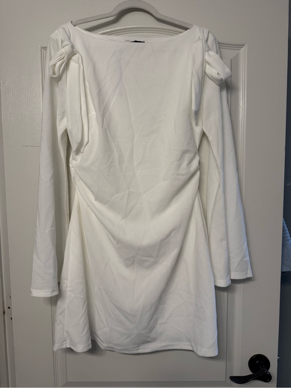 Cider White Bow Shoulder Mini Dress XL NWT Fully Lined Stretch Mini - Picture 3 of 8